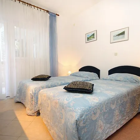 Apartment Uvala Vrbovica 4390a *